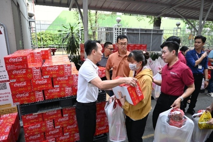 Trao quà Tết cho người lao động